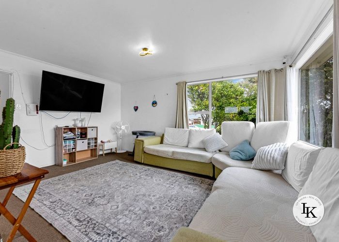  at 17 Desmond Place, Otara, Auckland