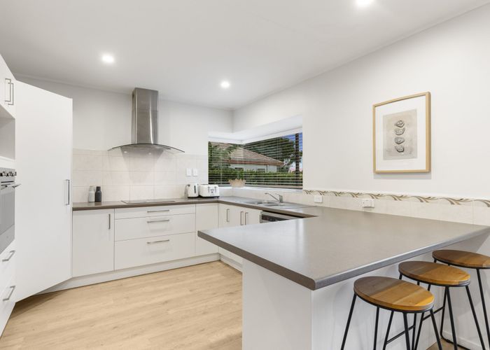  at 5 Bridgehead Cove, West Harbour, Auckland