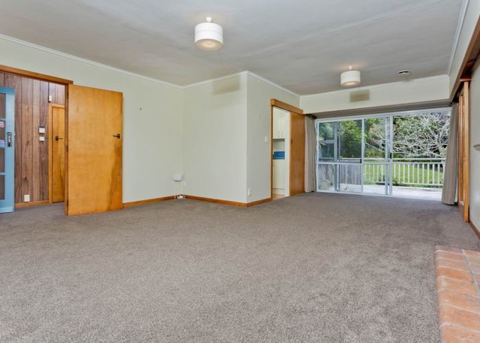  at 8 Radiata Lane, Chatswood, North Shore City, Auckland