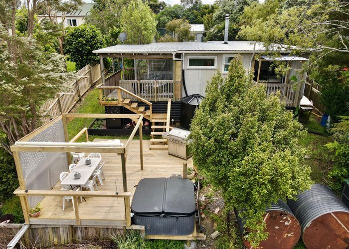 Free property data for 74 Bays Road, Orere Point homes.co.nz