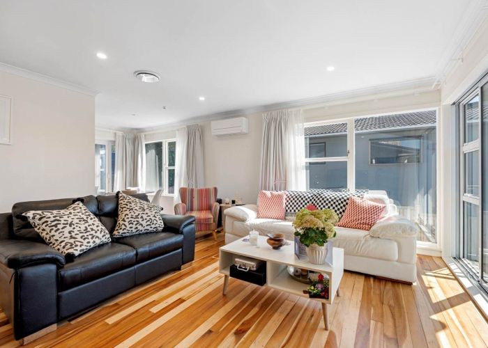  at 11 Quibray Place, Botany Downs, Auckland