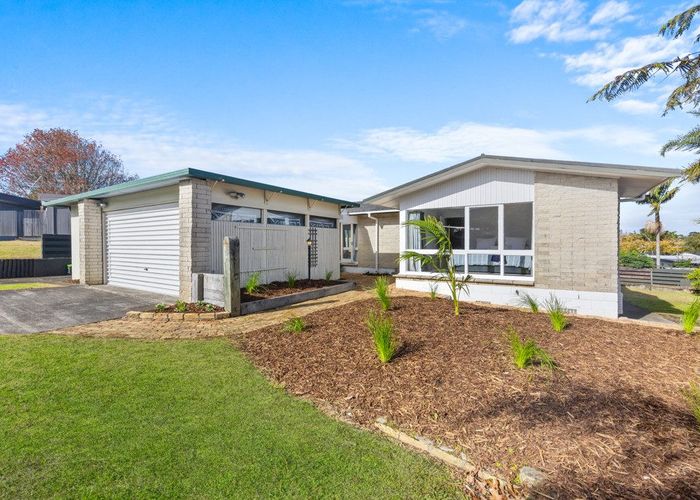  at 9 Tyrian Close, Half Moon Bay, Manukau City, Auckland