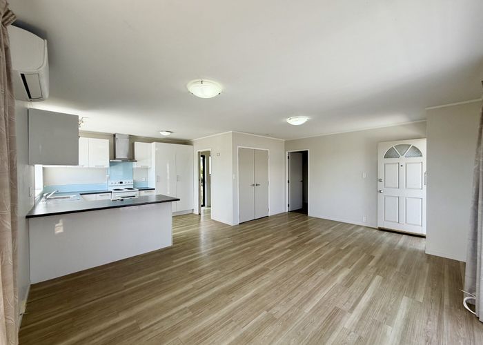  at 1/24 Barbados Drive, Unsworth Heights, North Shore City, Auckland