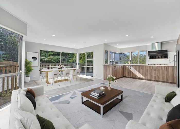  at 2/33 Penguin Drive, Murrays Bay, Auckland