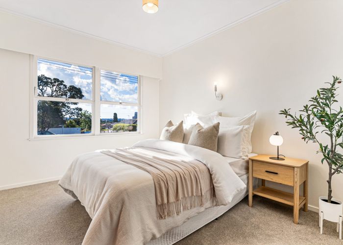 at 2/26 Jutland Road, Hauraki, North Shore City, Auckland