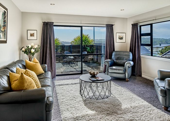  at 154 Endeavour Drive, Whitby, Porirua