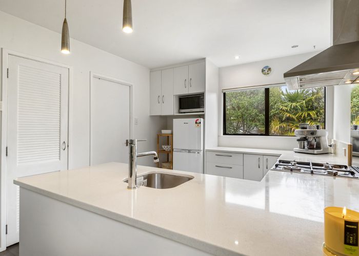  at 2/38 Gatman Street, Birkdale, North Shore City, Auckland