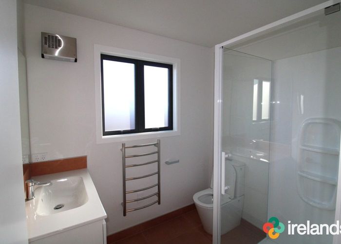  at 2/76 Wyon Street, Linwood, Christchurch City, Canterbury