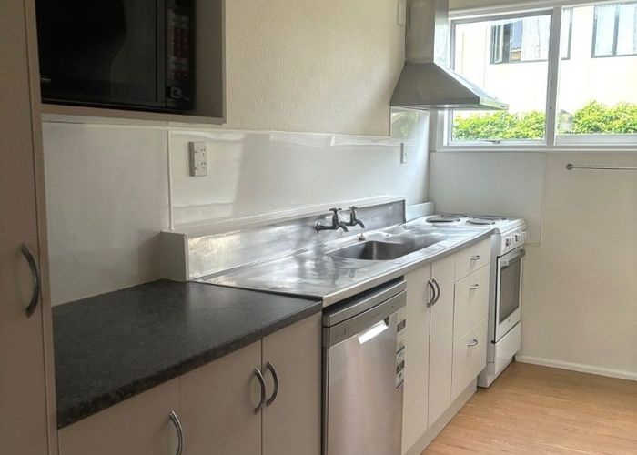  at 4/49 Picton Avenue, Riccarton, Christchurch City, Canterbury