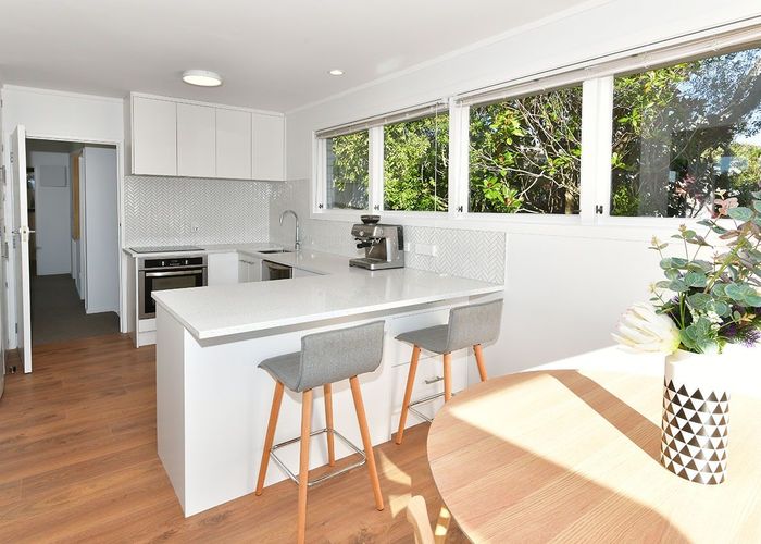  at 8B Folkestone St, Murrays Bay, North Shore City, Auckland