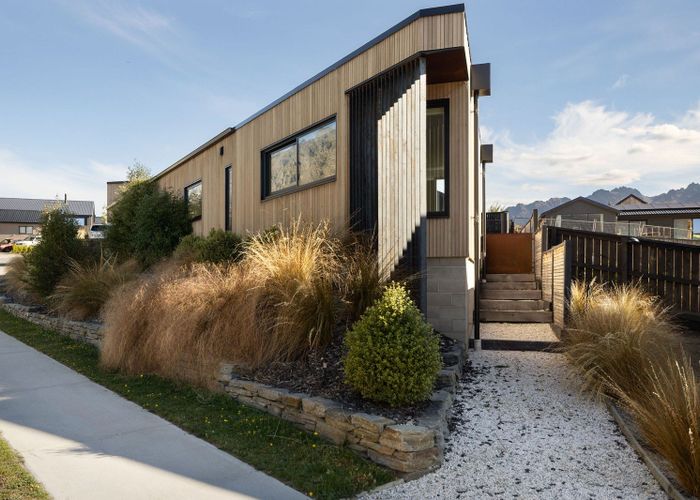  at 8 Spur Ridge Rise, Hanley's Farm, Jacks Point, Queenstown-Lakes, Otago