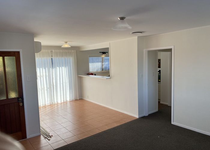  at 1/19 Marcel Place, Glenfield, North Shore City, Auckland