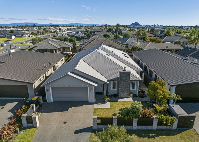  at 3 Makura Drive, Papamoa Beach, Papamoa