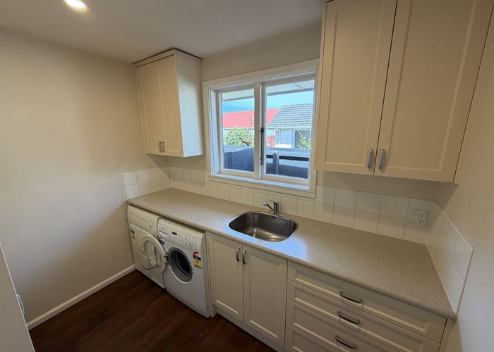  at 8 Ambleside Drive, Burnside, Christchurch City, Canterbury