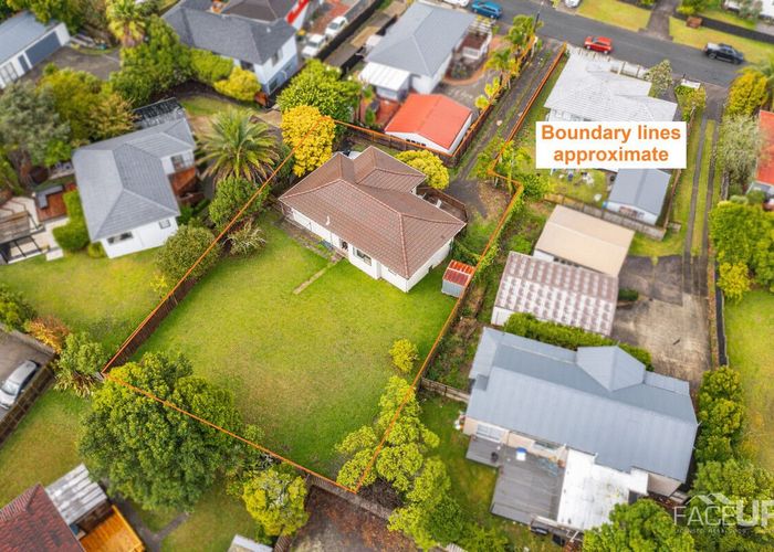  at 10 Pahi Place, West Harbour, Waitakere City, Auckland