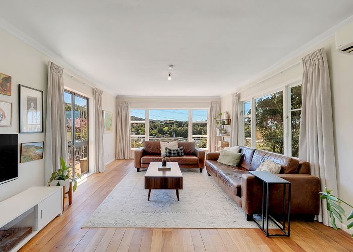  at 84 Bell Street, Tawa, Wellington