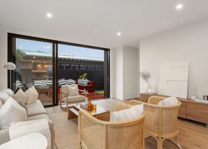  at 2/143 Weston Road, St. Albans, Christchurch City, Canterbury