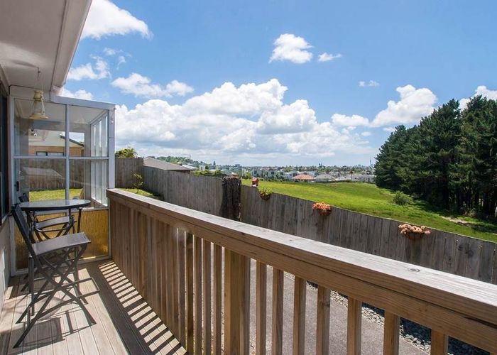  at 390C Richardson Road, Mount Roskill, Auckland