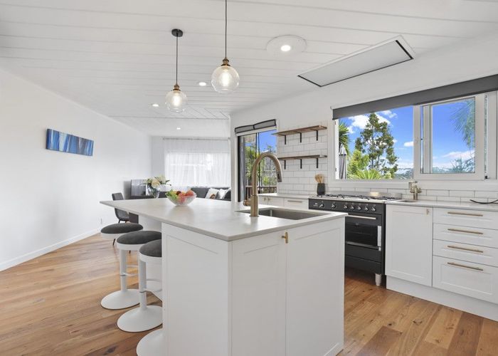  at 19 Mcentee Road, Waitakere, Auckland