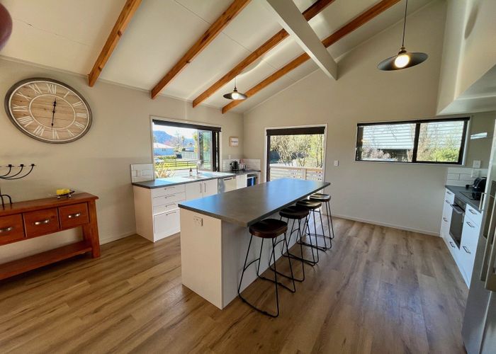  at 98 Clyde St (State Highway, 49), OHAKUNE
