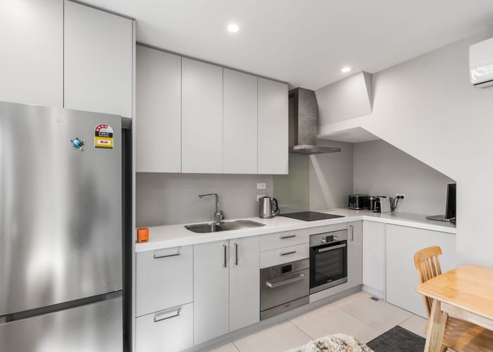  at 2/278 Barbadoes Street, City Centre, Christchurch City, Canterbury