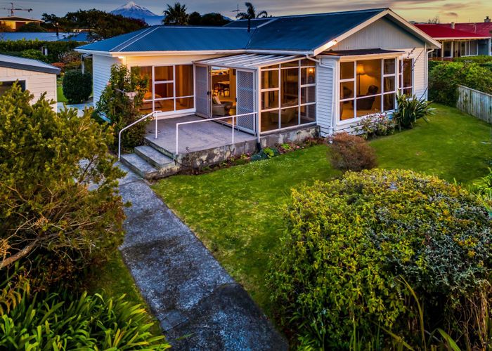  at 413 Devon Street West, Lynmouth, New Plymouth