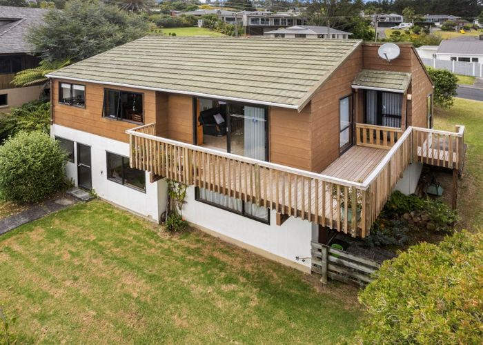  at 17 St James Avenue, Helensville, Helensville