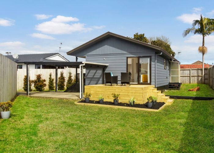  at 3/27 Karepo Crescent, Ranui, Auckland