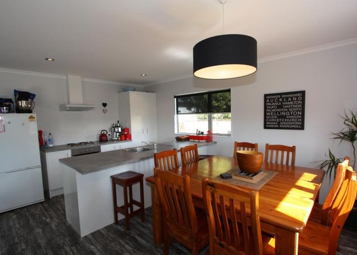 Free property data for 92E Sherwill Street West, Feilding homes.co.nz