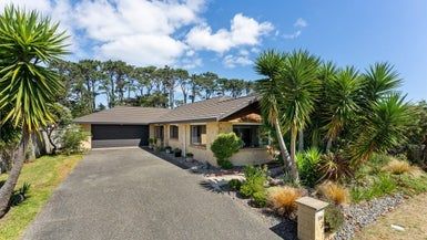  at 130 Weggery Drive, Waikanae Beach, Waikanae