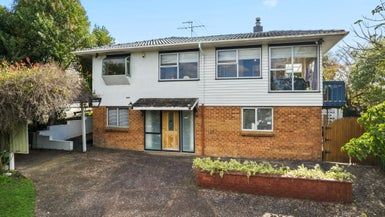  at 18 Felgrove Street, Glendene, Auckland