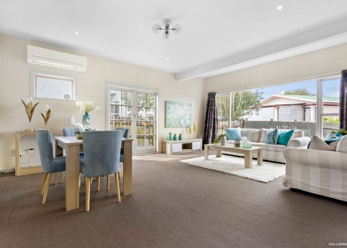  at 2/41 Pomaria Road, Henderson, Auckland