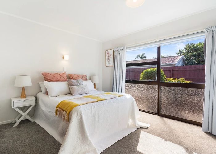  at 2/282 Shirley Road, Papatoetoe, Auckland
