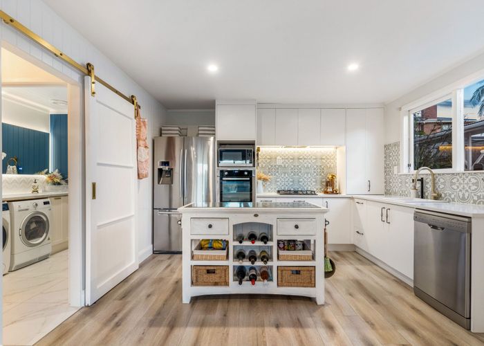  at 2/15 Lynn Road, Bayview, North Shore City, Auckland