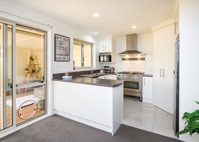  at 98 Rosalie Terrace, Kelvin Grove, Palmerston North