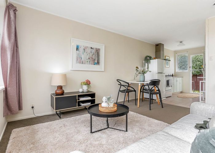  at 2/25 Brixton Road, Balmoral, Auckland