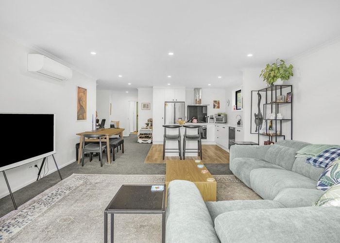  at 2/5 Westminster Road, Wainuiomata, Lower Hutt, Wellington