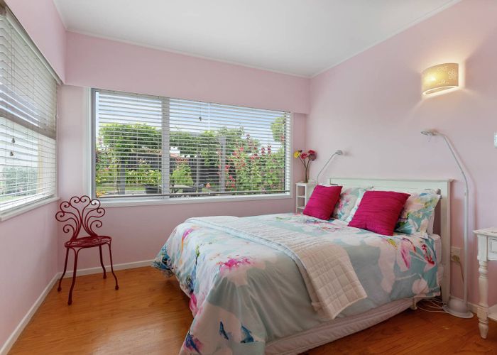  at 117 Bradbury Road, Botany Downs, Manukau City, Auckland