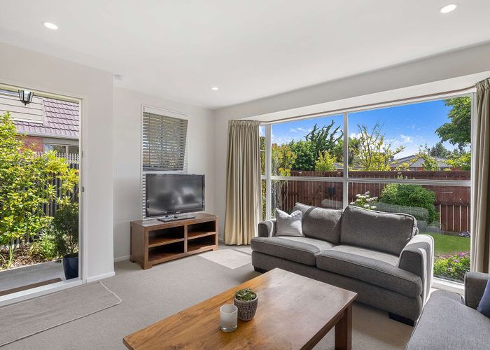  at 1/3 Sawtell Place, Northcote, Christchurch