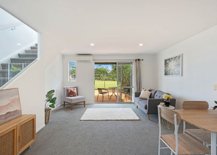  at 8 Albionvale Road, Glen Eden, Auckland