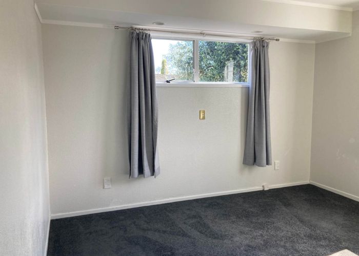  at 2/8 Mirrabooka Avenue, Botany Downs, Manukau City, Auckland