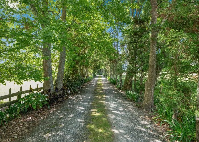  at 2162 State Highway 16, Helensville, Helensville