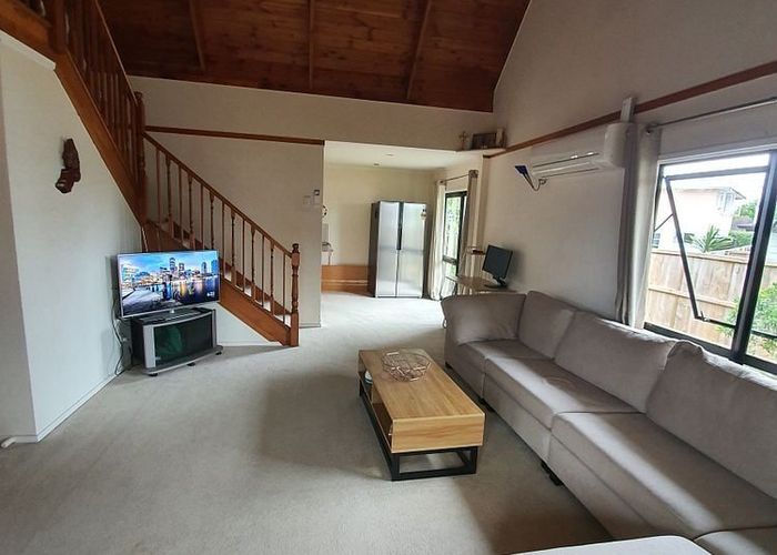  at 2/1 Bamboo Grove, Kelston, Auckland