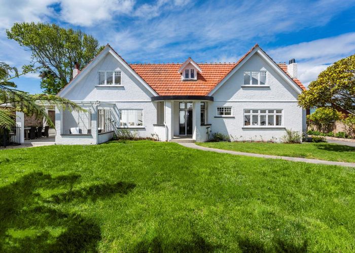  at 1 Ascot Avenue, Narrow Neck, Auckland