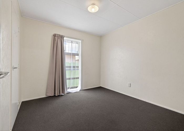  at 4 Rhodes Drive, Kelvin Grove, Palmerston North, Manawatu / Whanganui