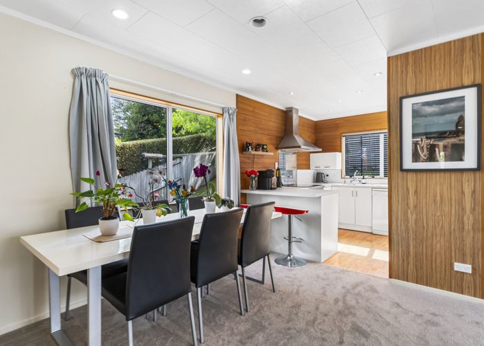 at 2/17 Waipa Street, Birkenhead, Auckland