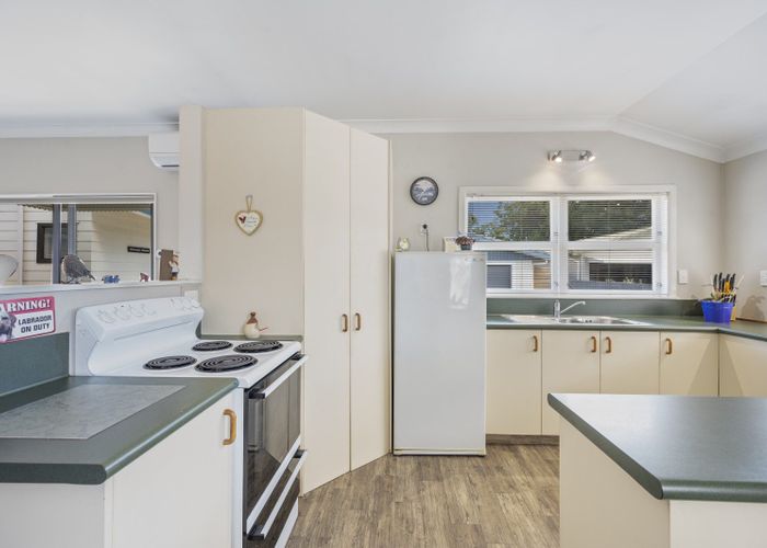  at 307 Lovedale Road, Saint Leonards, Hastings