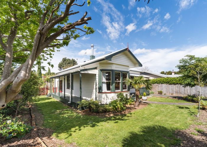  at 16 Margaret Street, Roslyn, Palmerston North, Manawatu / Whanganui