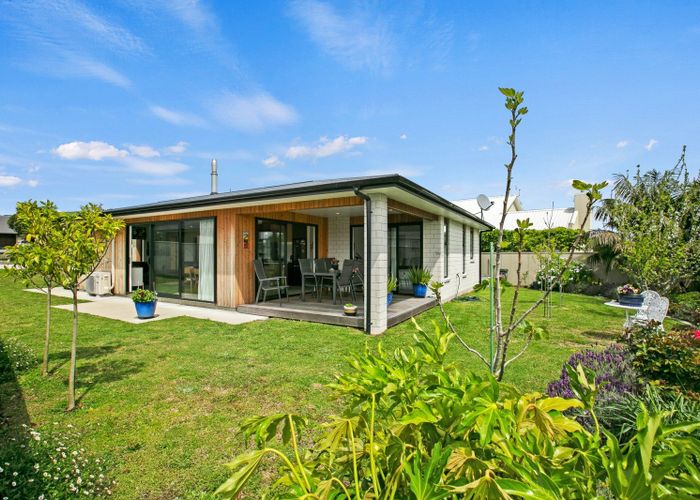  at 6 Tui Grove, Ōakura