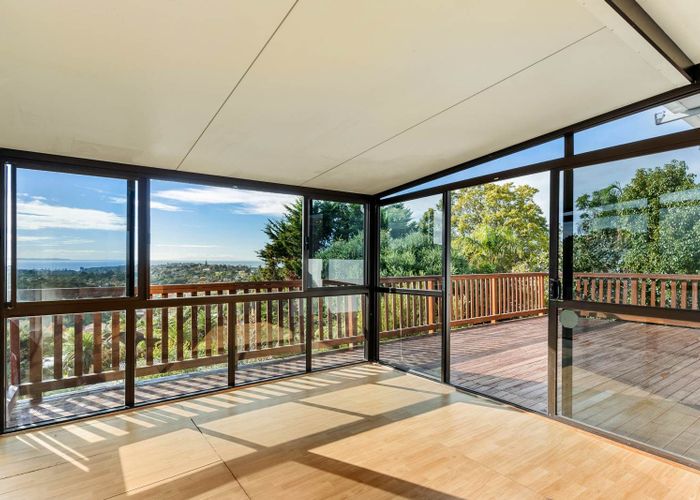  at 951 East Coast Road, Torbay, North Shore City, Auckland